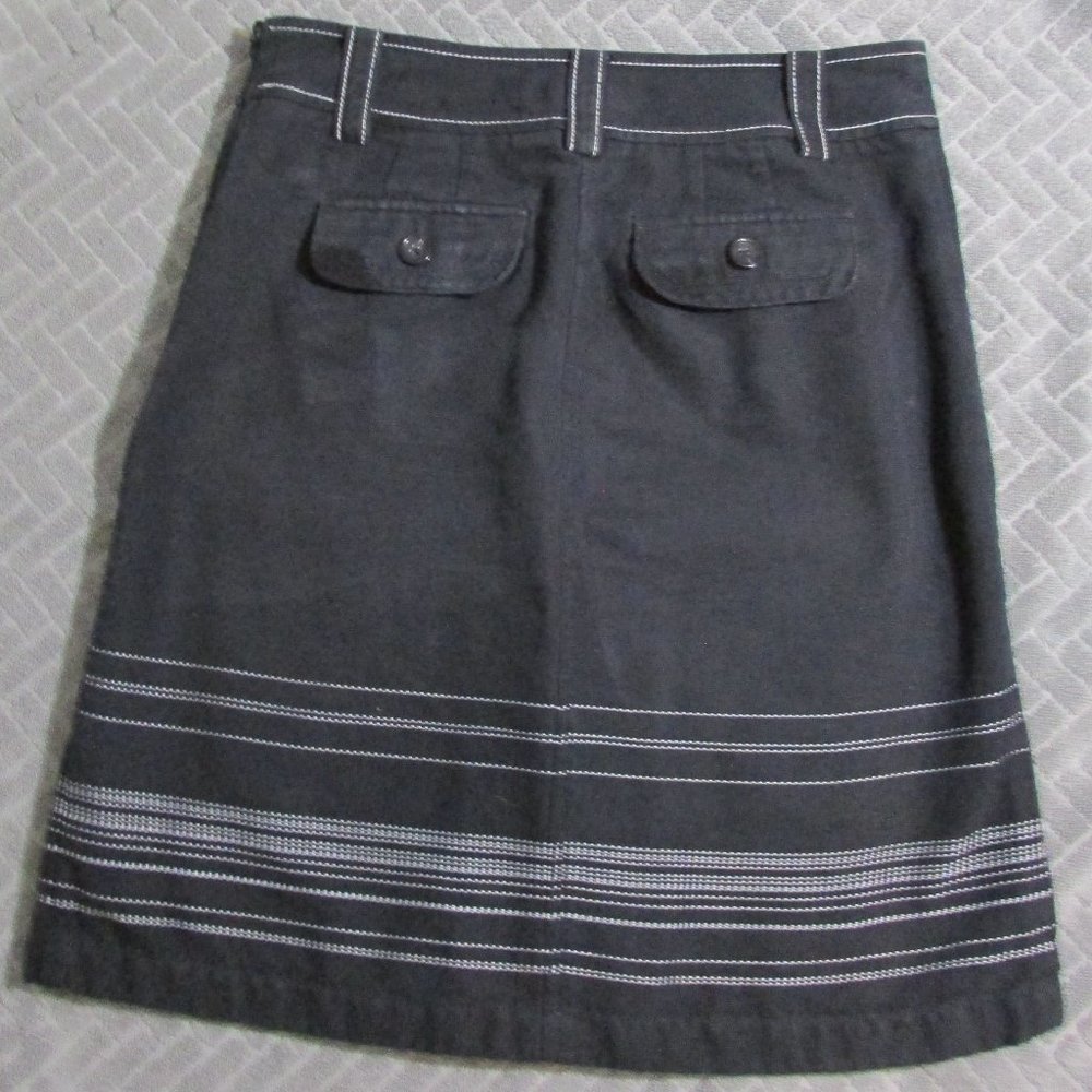 Ann Taylor Navy Casual skirt - Rear pockets